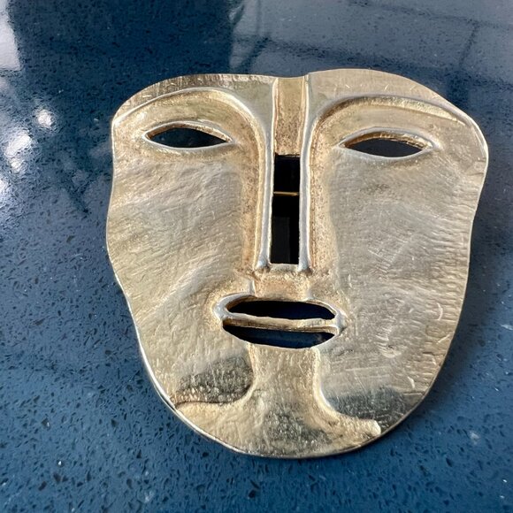 Modern Maxine Denker Matte Gold Tone Tribal Face Mask Brooch/Pin - Picture 2 of 5